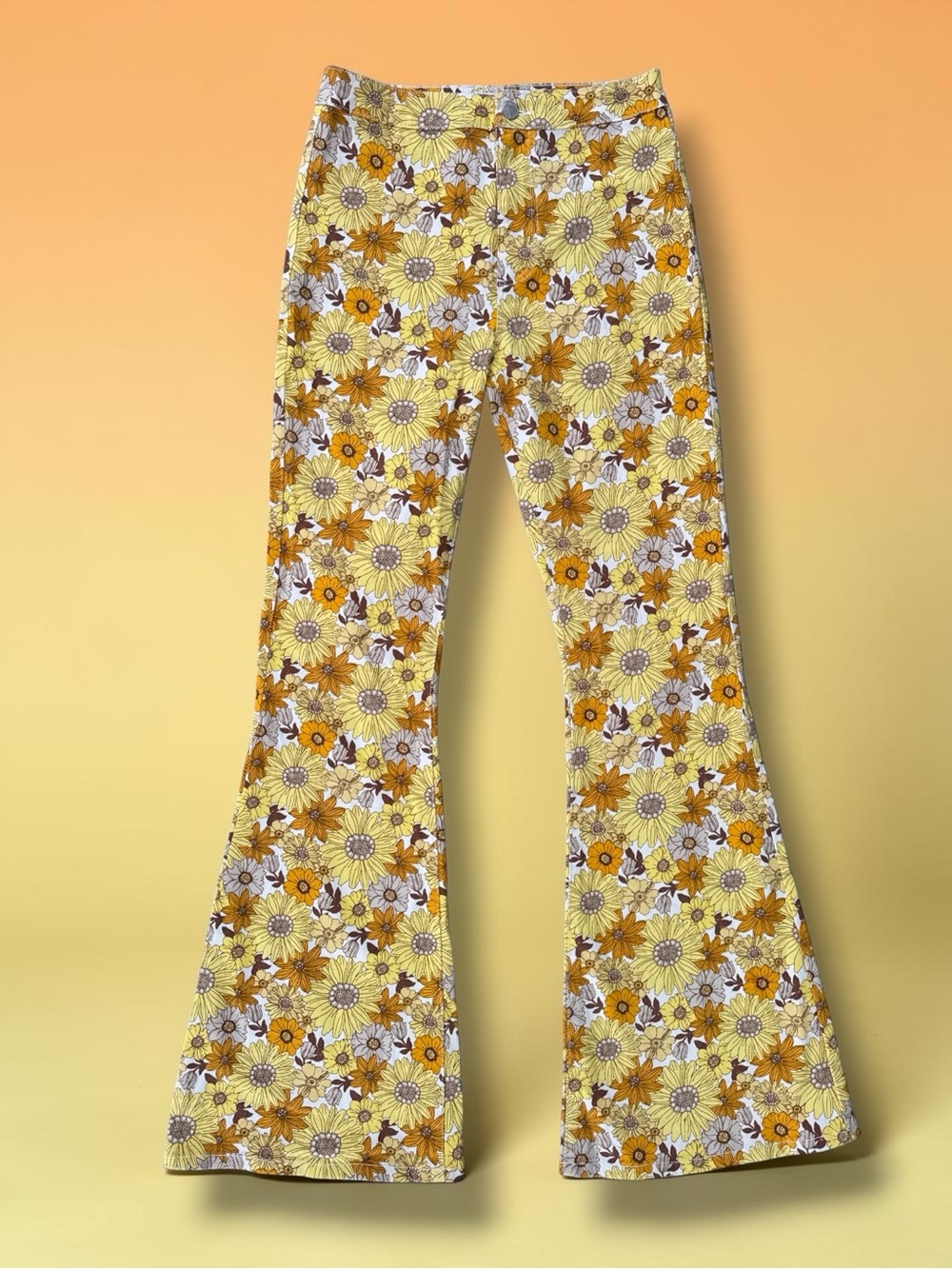 ✨FOREVER 21 ✨ 1970’s Inspired Floral Bell-Bottom Jeans.